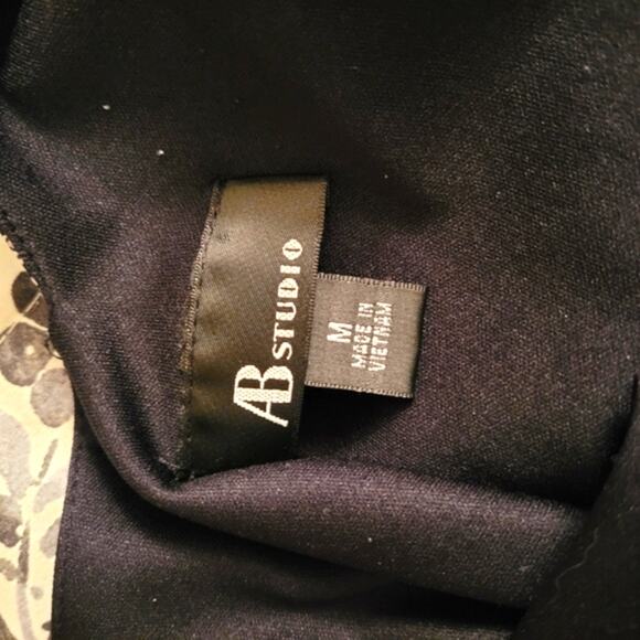 Black and White Dress - Picture 12 of 13